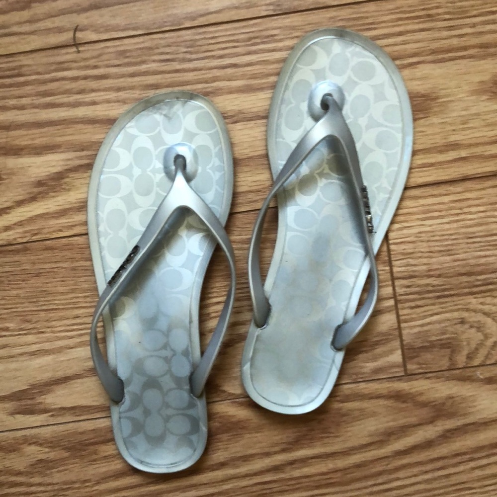 coach flip flops